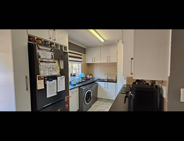 3 BEDROOM TOWNHOUSE TO LET IN SUNDOWNER